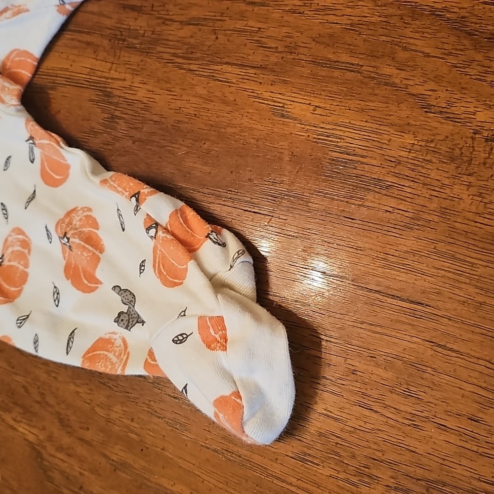 Carter's Organic Orange Pumpkin Print Footie Sz 6 Mos. Thanksgiving Autumn Fall - Picture 4 of 4